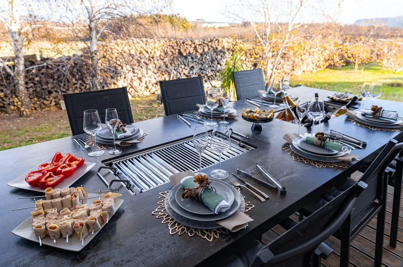 Der Altea Grilltisch bei Fire & Founders im Burgenland